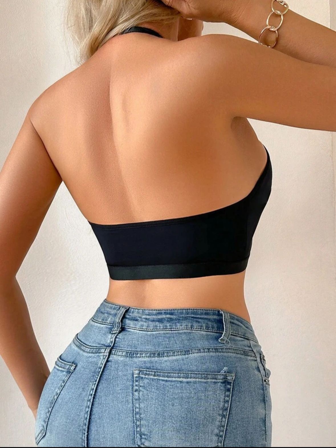 Criss-cross front bra