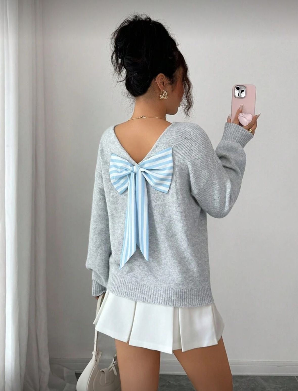 V-Neck bow sweater