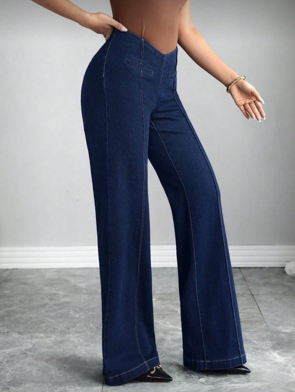V-Waist Straight Jeans