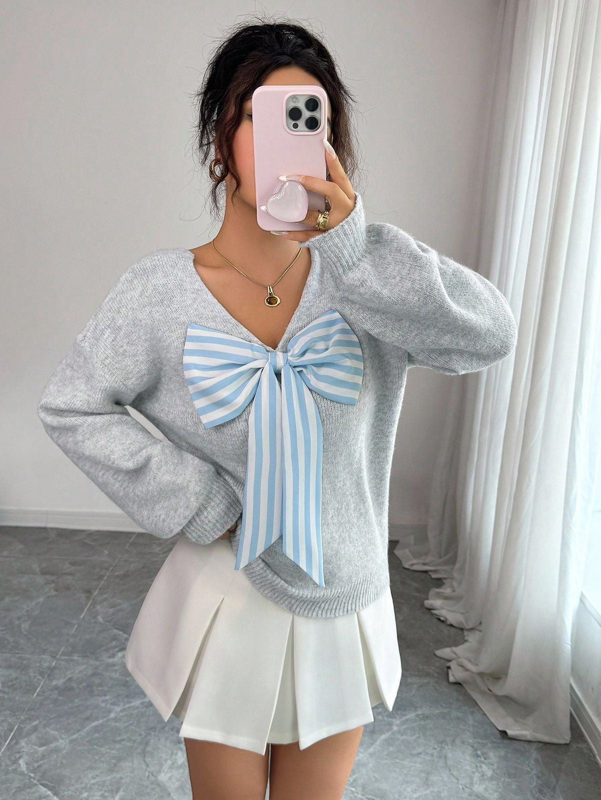 V-Neck bow sweater