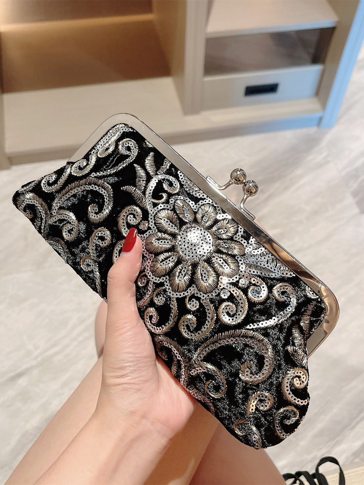 Quiet luxury bag
