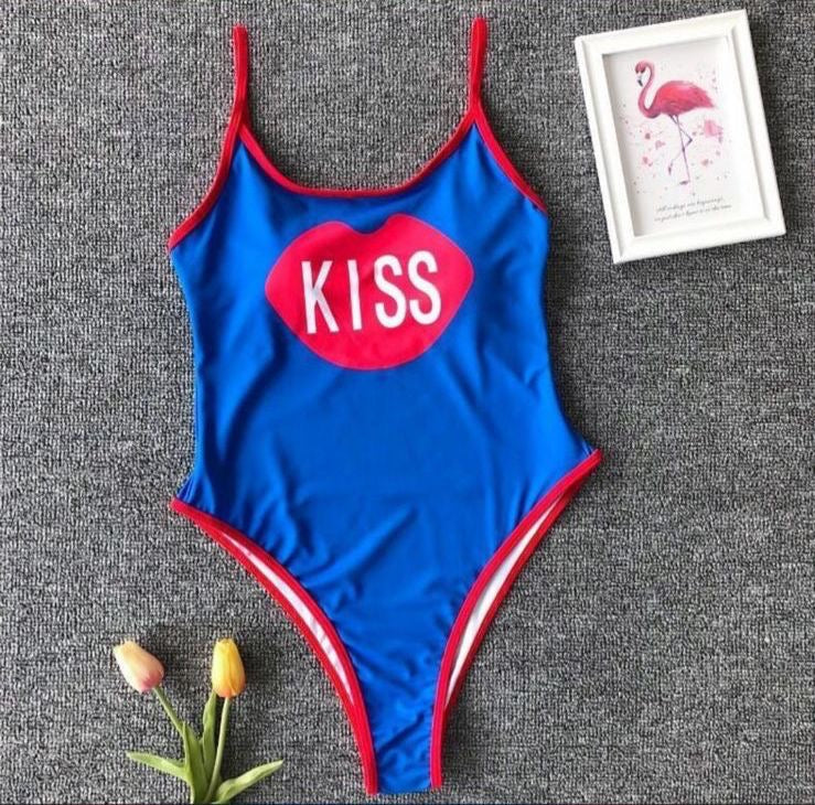 Printed kiss bikini