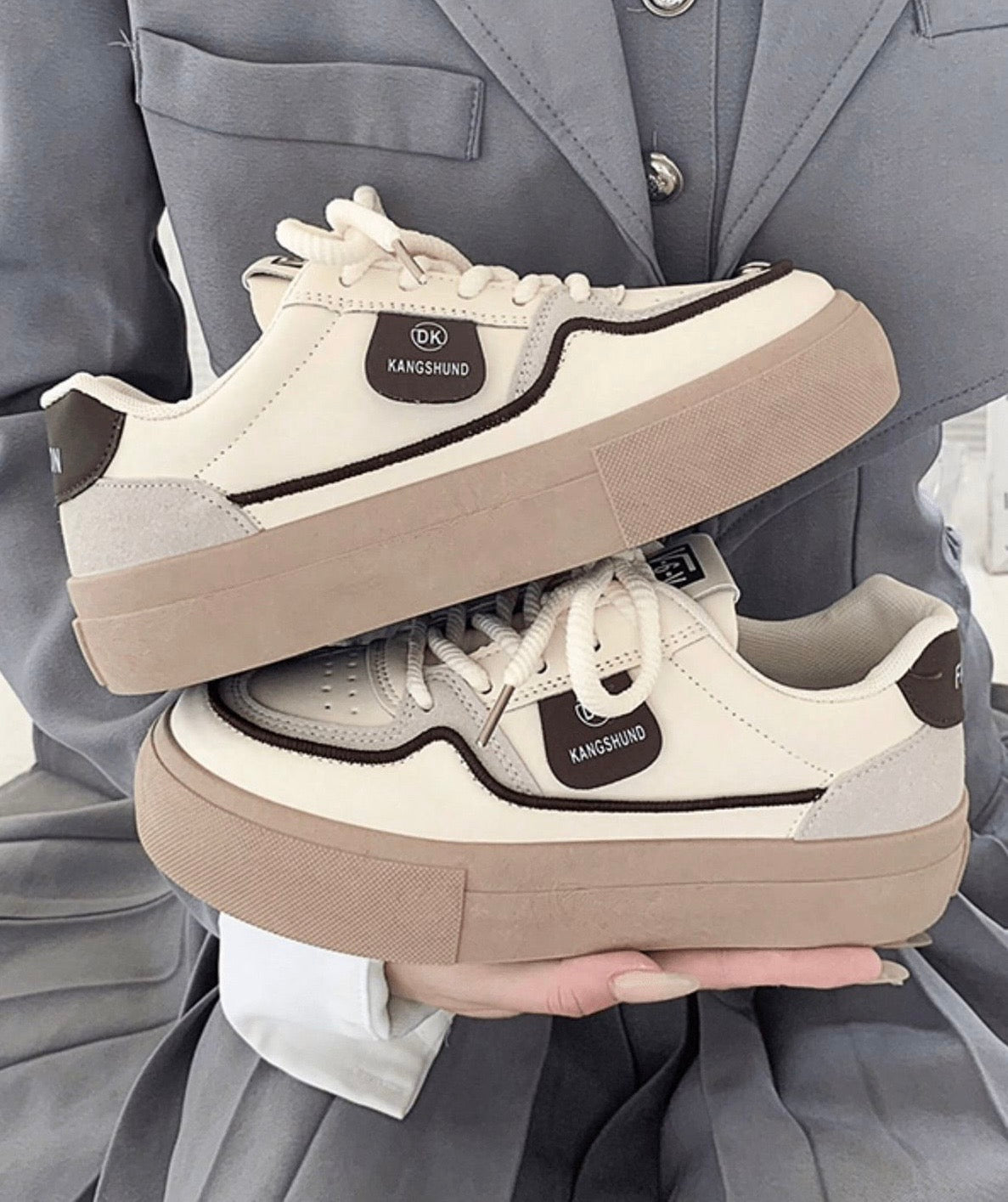 Casual athletic shoes