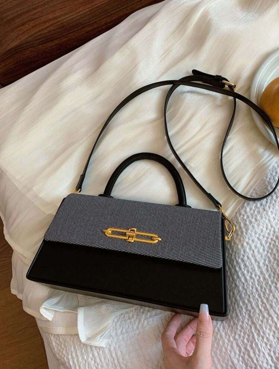 Squared box handbag
