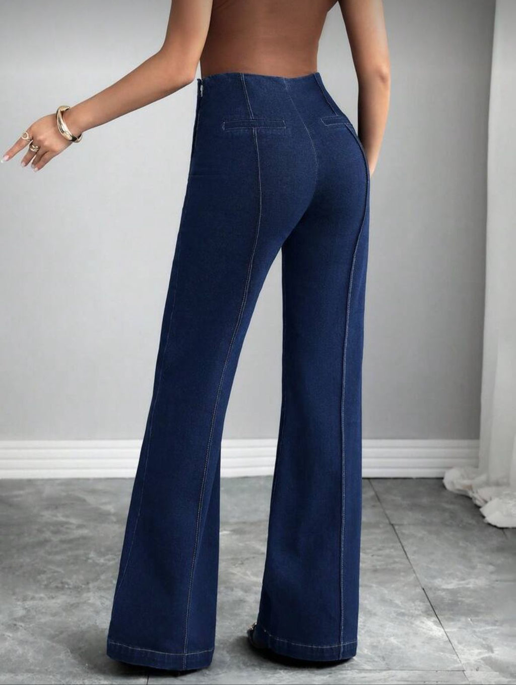 V-Waist Straight Jeans