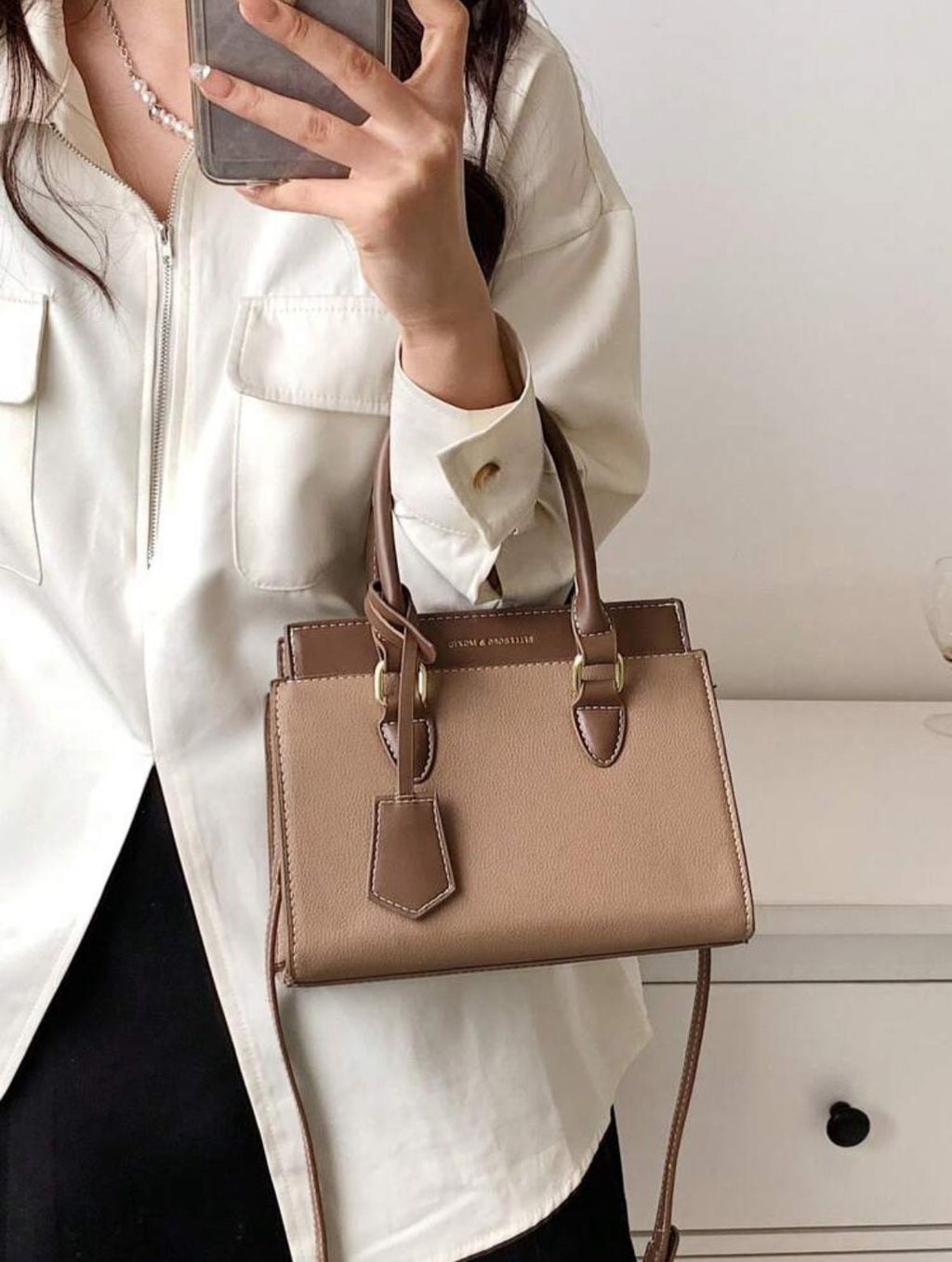 Color block lady handback