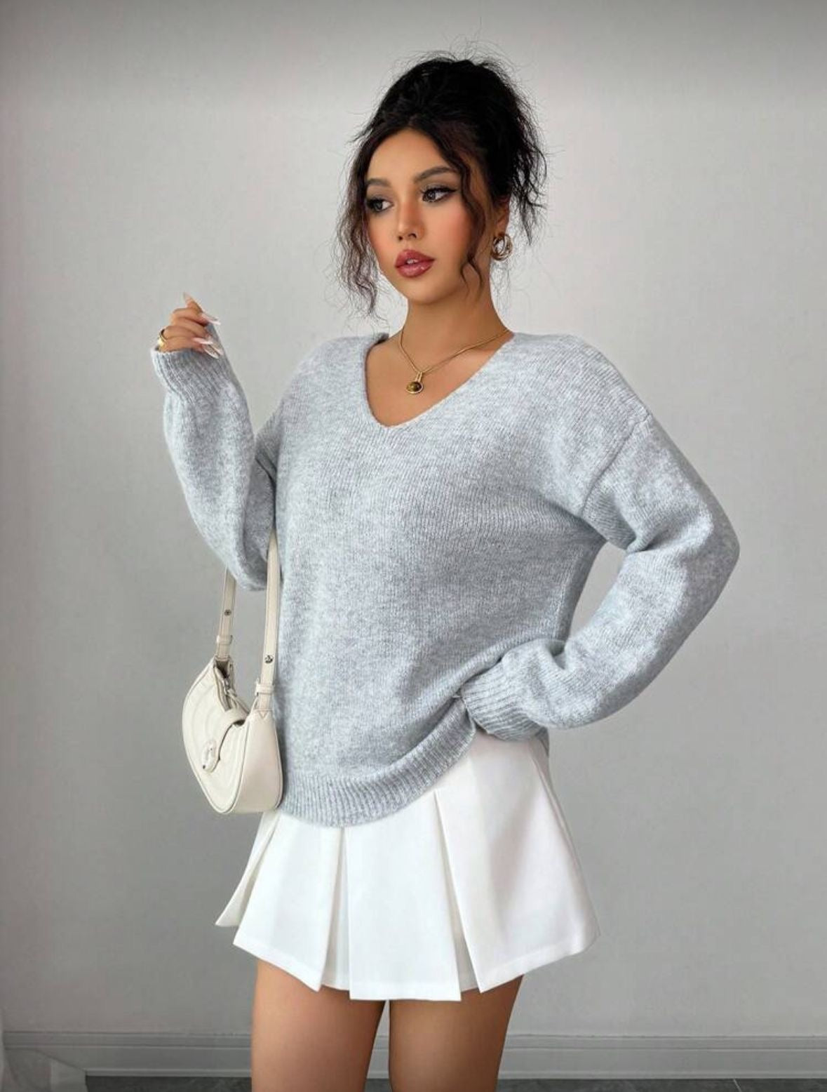 V-Neck bow sweater