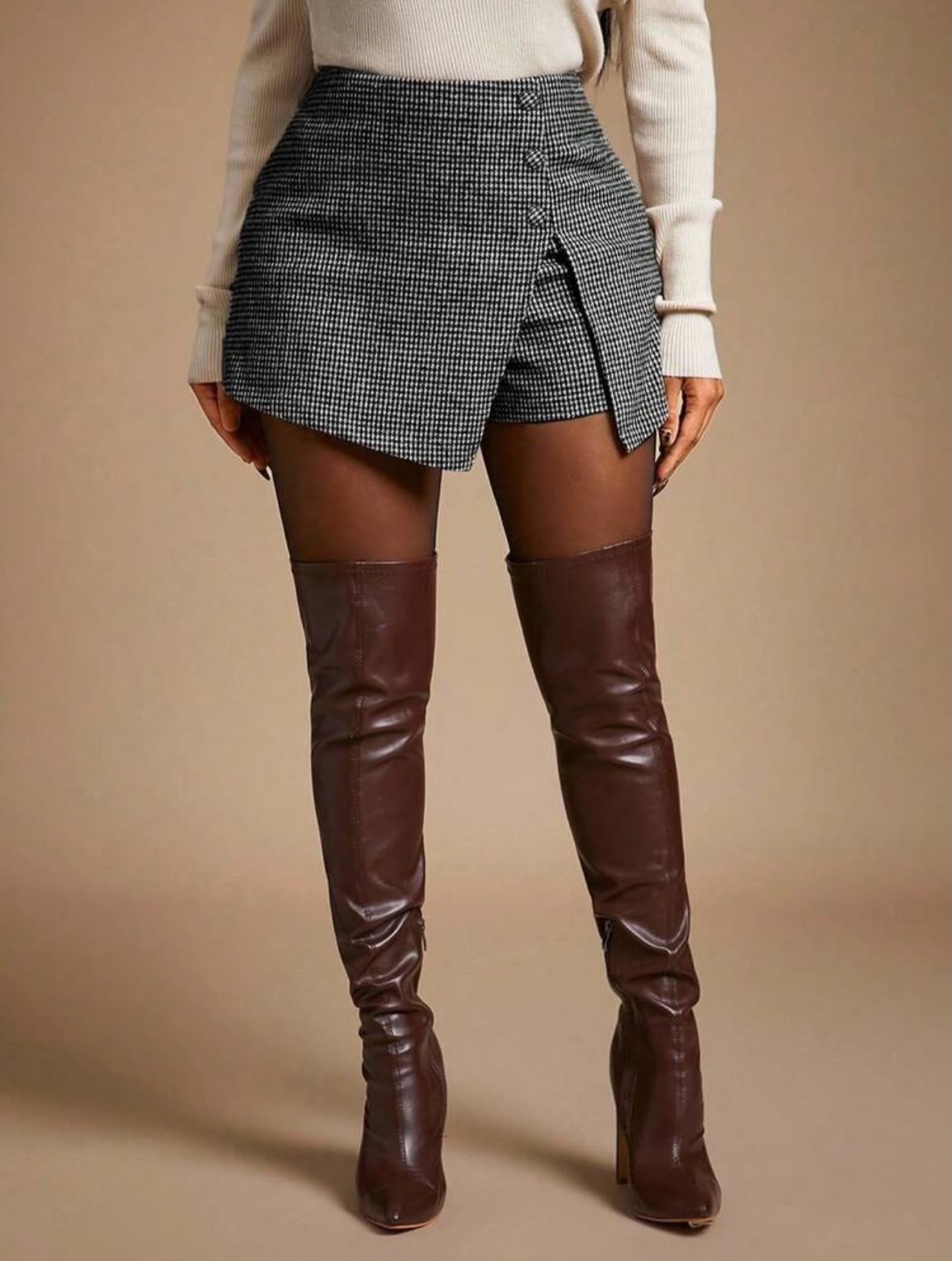 Grey plaid striped skort