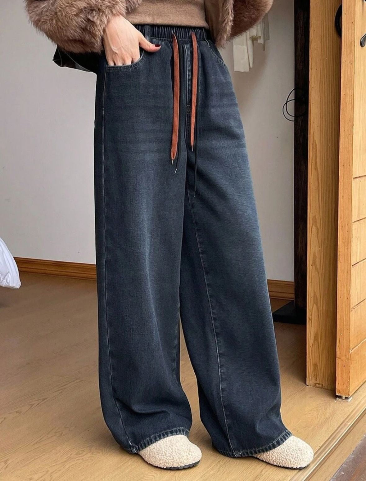 Elastic waist thermal jeans