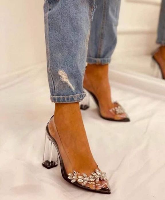 Floral rhinestones pump